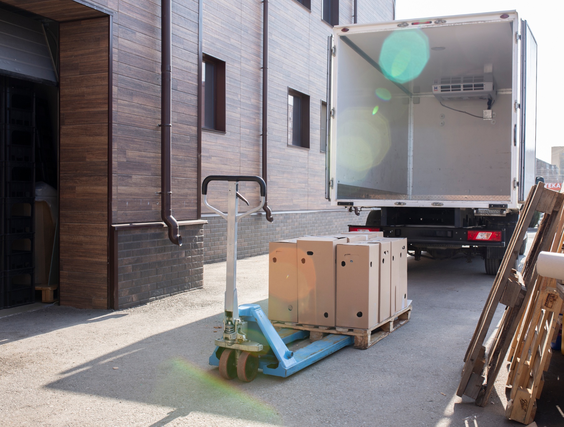 How Express Moving Makes Long-Distance Moves Easier in Abbotsford